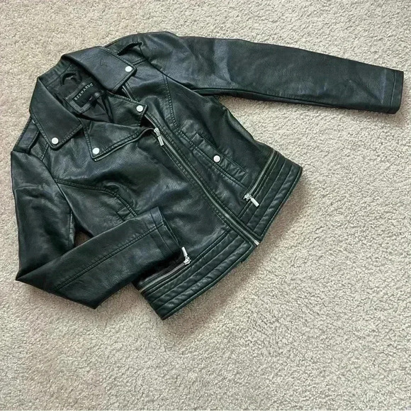 Bernardo Asymmetrical Zip Moto Jacket Women Sz Small Faux Leather Green 7558B373 - Picture 2 of 16
